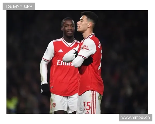 库杜斯与马丁内利：冲击型边锋的战术角色对比