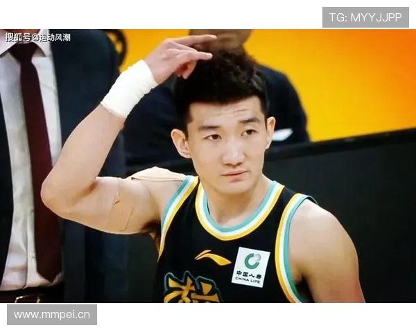 孙铭徽赛场像主角，下班却拎着两包泡面回家——这反差笑到肚子疼